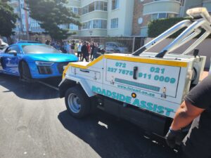 folami towing moving an audi r8